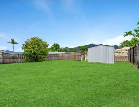 Convenient Family Home Near Schools & Shops - Photo 5