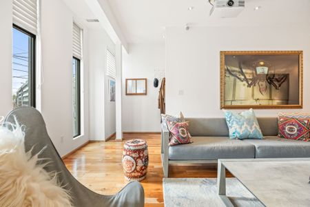 For Lease - 2068 Dundas Street Unit# Upper, Toronto, Ontario - Photo 2