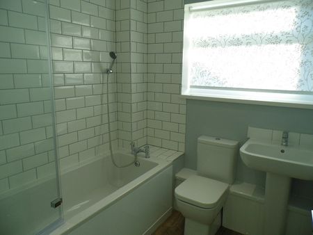 Two Bedroom Flat to Rent - Photo 5