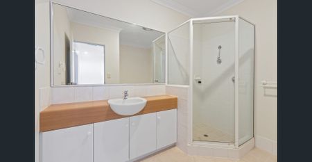 Beautiful Townhouse in Superb Location - Photo 4