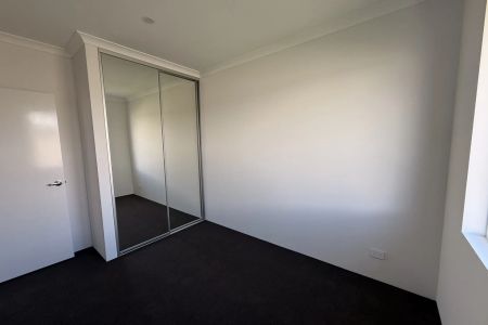 Stylish Family Home in Prime Secret Harbour Location - Photo 5