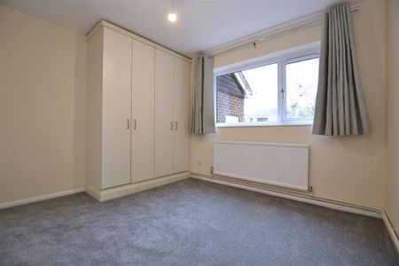 2 bedroom maisonette to rent - Photo 4