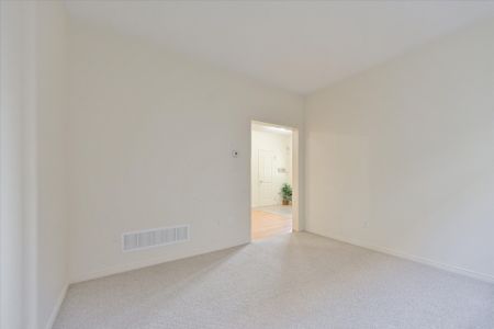For Lease - 98 Northern Dancer Drive, Oshawa, Ontario - Photo 5