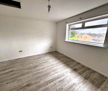 3 bedroom flat to rent - Photo 4