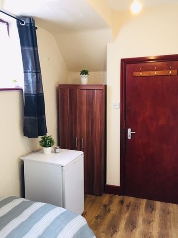 Bedsit, Princes Avenue, N13 - Photo 4