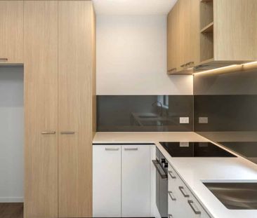 Fresh Townhouse In Great Location! - Photo 3