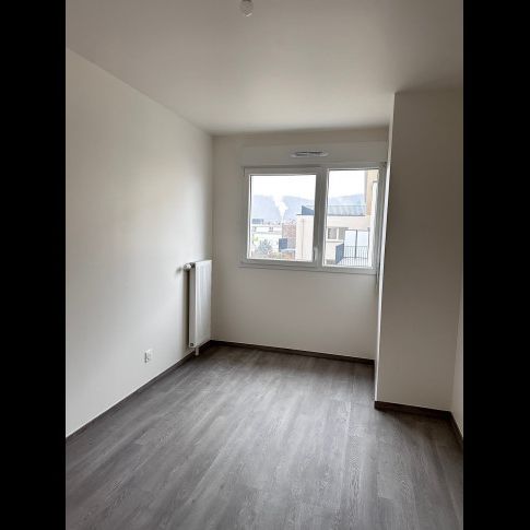 Location Appartement 2 pièces 58 m² LOUVIERS - Photo 1