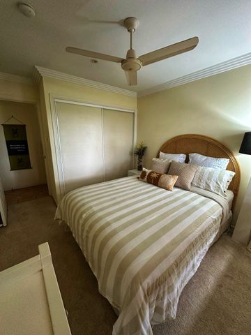 Helensvale - Photo 4