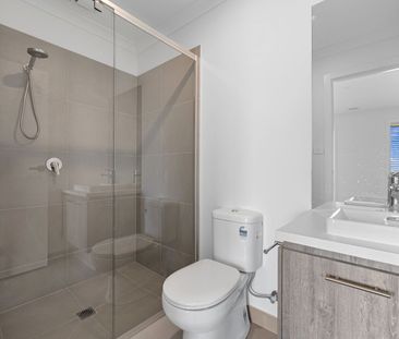 Brand New 4 Bedroom Family Home - Photo 4