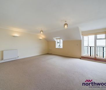 2 bedroom flat to rent - Photo 2