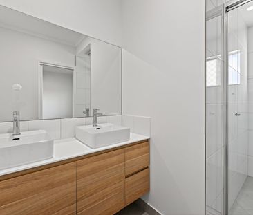 Brand New Family Home in the Heart of North Shore - Photo 3