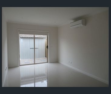 Cozy 2 bedroom home - Photo 1