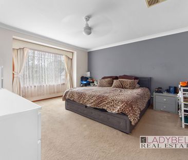 Beautiful Family Home - Photo 6