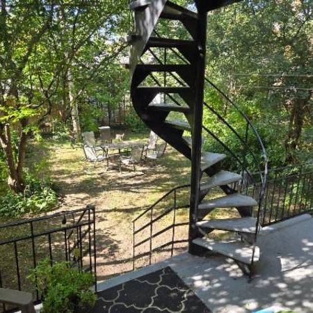 3 bedroom private backyard pet friendly - Photo 4