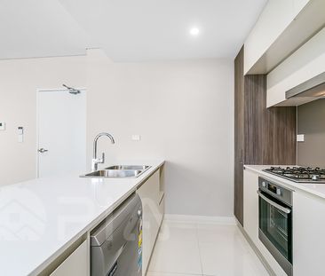 Top Location, Luxury Apartments, Easy access to public transport, s... - Photo 2