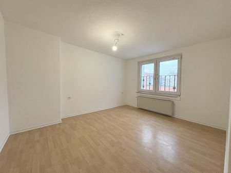 Großzügige 5-ZKB-Wohnung mit Einbauküche & großem Balkon In Saarbrücken-Burbach - Foto 5
