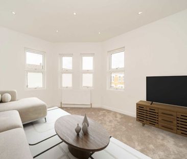 Strathblaine Road, SW11, London - Photo 2