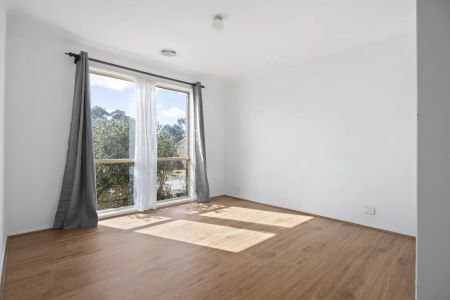 2 bedroom Unit in a great location! - Photo 2