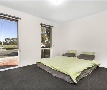 154 Normanby Avenue, Thornbury VIC 3071 - Photo 5