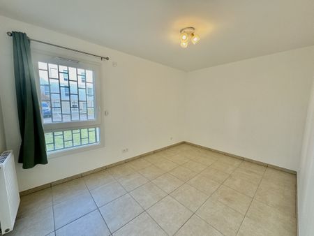 Appartement T3 en rez de jardin BOURGOIN JALLIEU - Photo 2