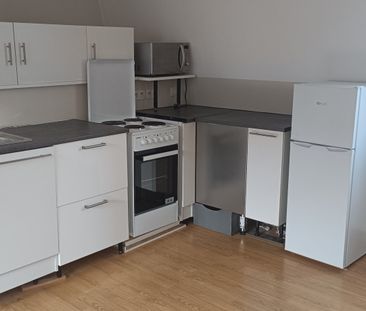 Location Appartement 1 pièce 35m² - Photo 2