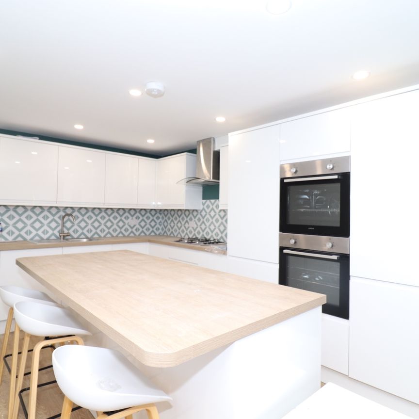 Rhymney Street, Cathays - Photo 1