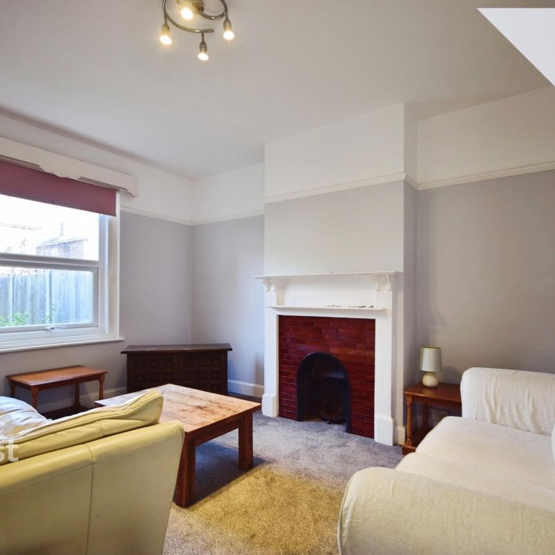 4 bedroom semi-detached house to rent - Photo 1