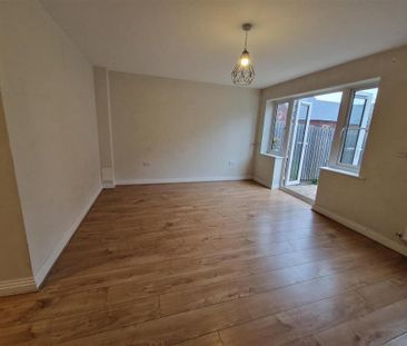 3 bedroom semi-detached house to rent - Photo 6