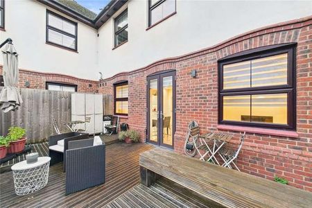 High Street, Theale, Reading, RG7 - Photo 5