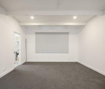 Charming 1-Bedroom Unit - Photo 1