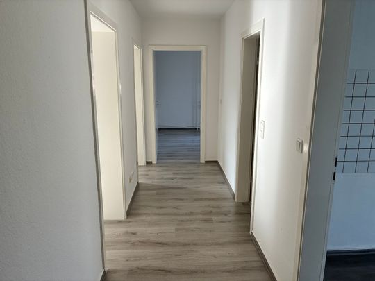 Wohnkomfort auf 3 Zimmern mit Balkon! - Photo 1