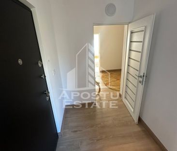 Apartament 2 camere decomandat,zona ultracentral - Fotografie 4