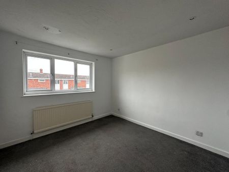 3 bedroom end of terrace house to rent - Photo 4