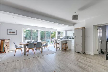 5 bedroom detached house to rent - Photo 5