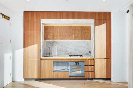 21st floor unfurnished studio apartment - King + Phillip - Photo 2