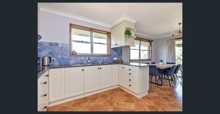 Fully Furnished 3-Bed, 2-Bath Home in East Tamworth - Photo 5