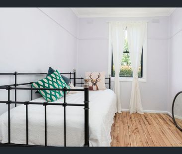 Charming Family Home in Prime North Albury Location - Photo 3