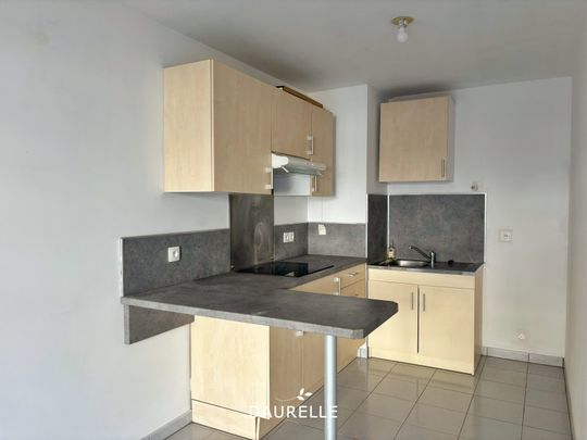 Location Appartement 2 pièces 40m² CHATEAURENARD 13160 - Photo 1