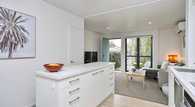 Stylish Living on the Edge! - Photo 1