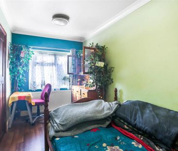 4 bedroom semi-detached house to rent - Photo 5