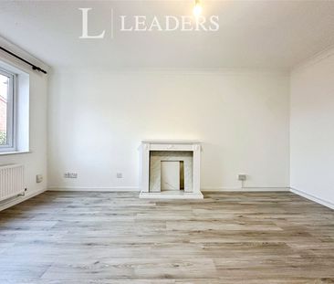 3 bedroom house to rent Hunter Close, Gosport, PO13 - Photo 3