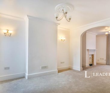 Maisonette to rent - Photo 1