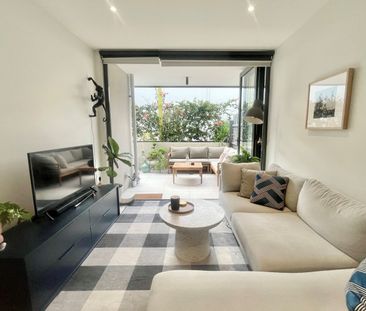 Modern 2-Bedroom Apartment with Dual Parking - Prime Caulfield Loca... - Photo 1