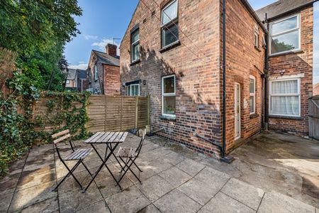 Room in a Shared House, Lenton Boulevard, NG7 - Photo 2