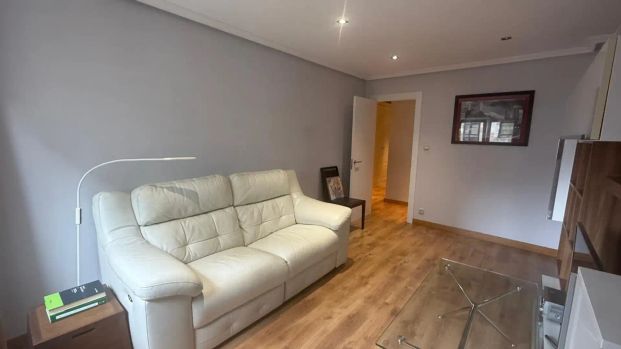 Piso de alquiler en Avilés - José Manuel Pedregal, Centro - Foto 1