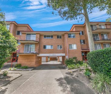 Well-Maintained, Light-Filled 2 Bedroom Apartment! - Photo 6