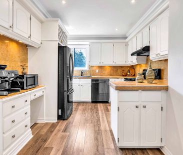 For Lease - 14 Poplar Crescent, Aurora, Ontario - Photo 1