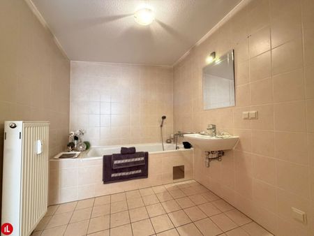 Urban wohnen mit Außenfläche – 2 Zimmer direkt am Hauptplatz - Photo 5