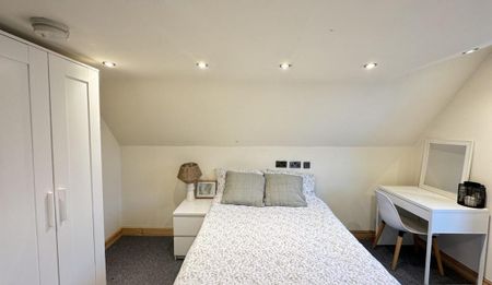 10 bedroom end of terrace house to rent - Photo 4