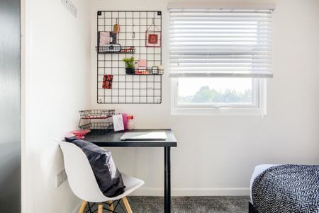 6 bedroom terraced house to rent - Photo 5